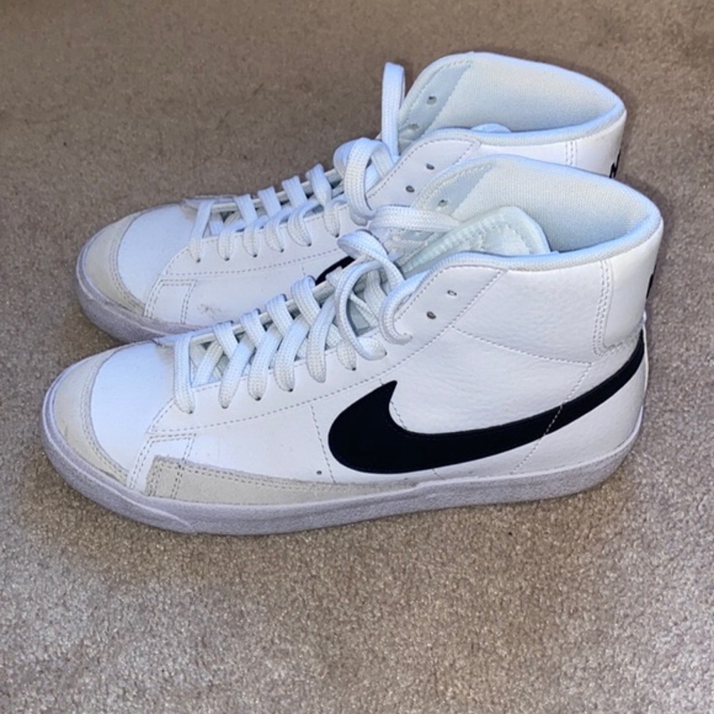 NEW Women’s White/Black Nike Hightop Blazers